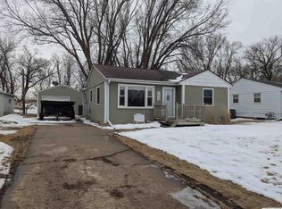 1525 10th St SW, Mason City, IA 50401