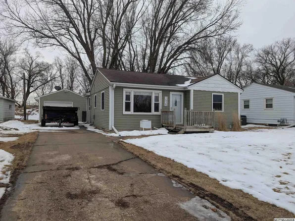 1525 10th St SW, Mason City, IA 50401