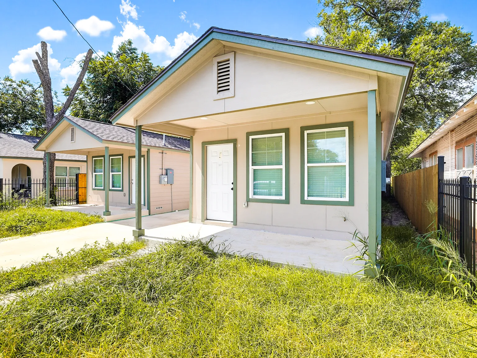 2 bed, 885 sqft, $1,200 — Photo 3