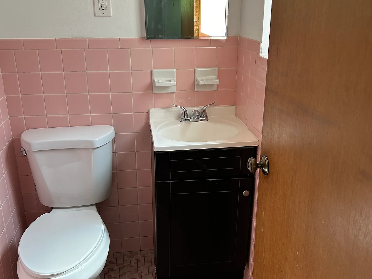 3 bed, 1.5 bath, 1000 sqft, $1,600 — Photo 3