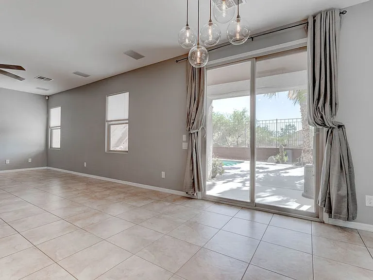 2589 Chateau Clermont St — Photo 43