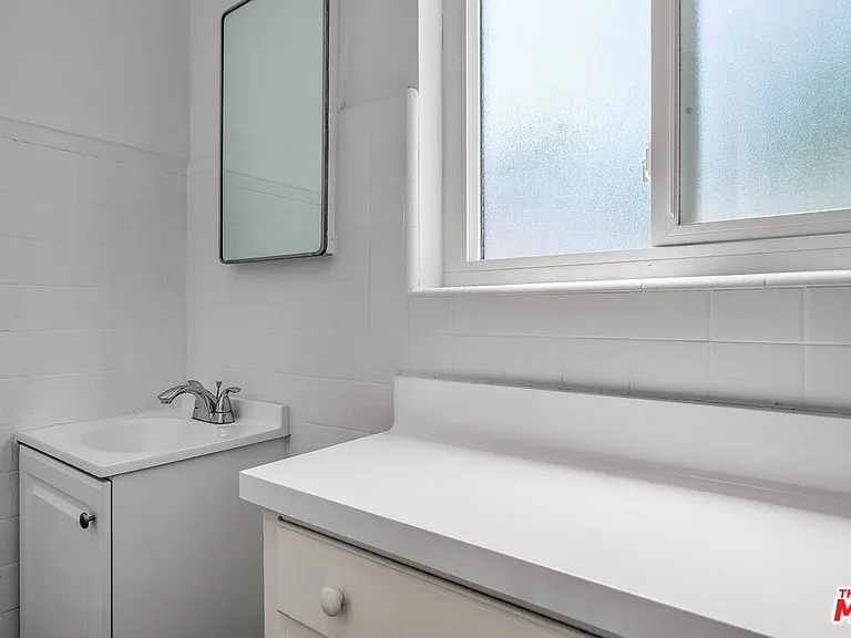 325 El Camino Dr — Photo 11