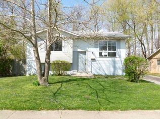 10220 Ridgefield Dr, Indianapolis, IN 46235