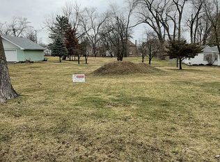 947 S Chatham Ave, Addison, IL 60101