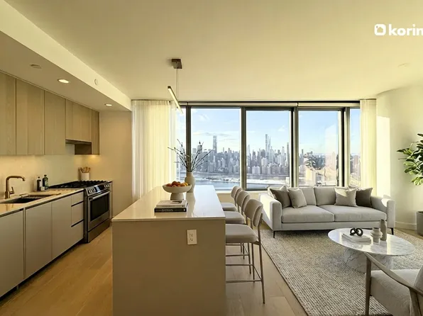 3 Court Square image 1 of 20