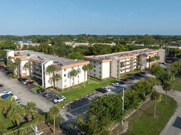 5981 Via Vermilya APT 203, Lake Worth, FL 33462