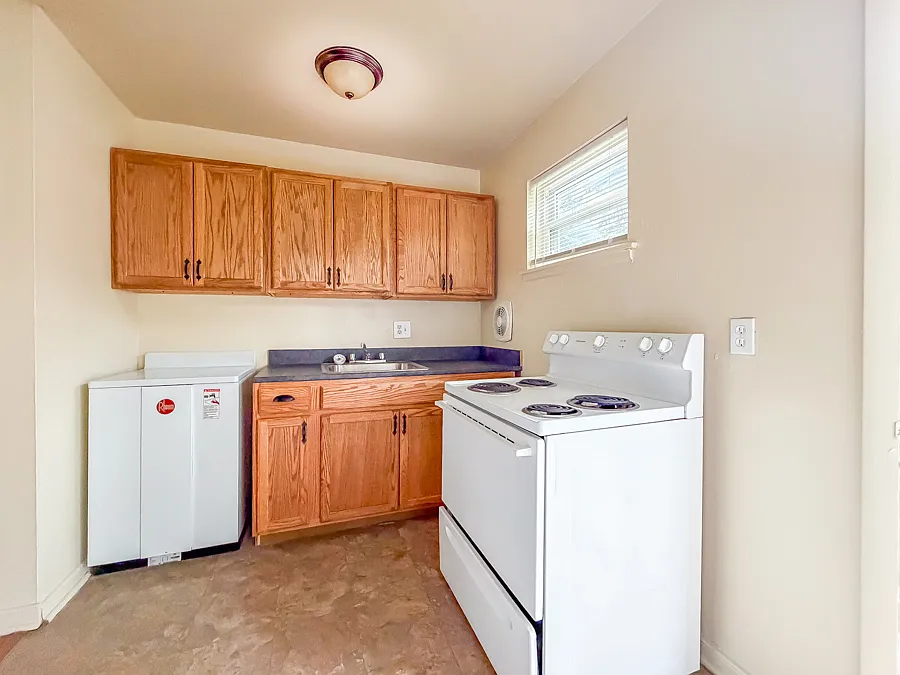 1 bed, 480 sqft, $899 — Photo 3