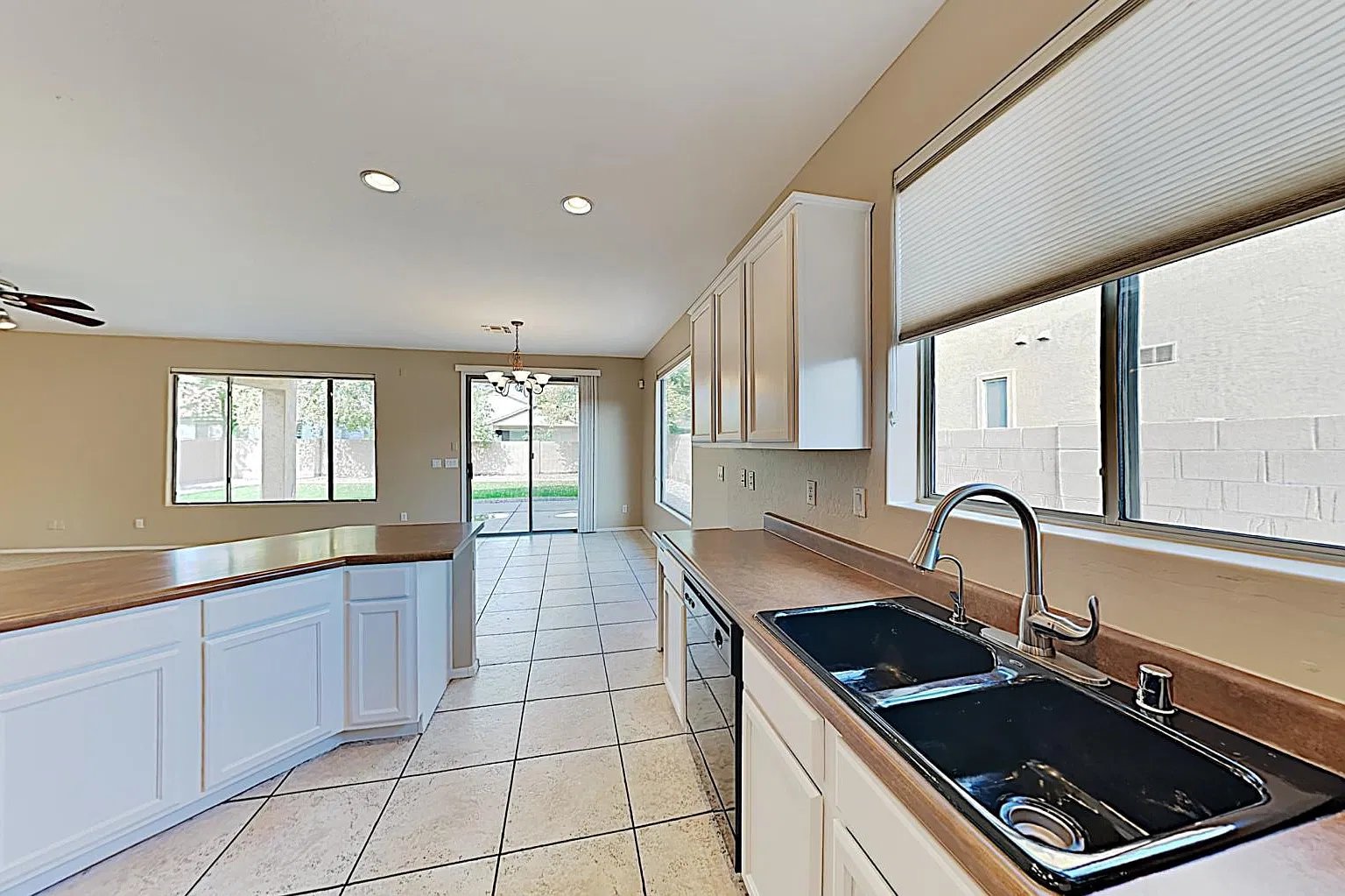 3 bed, 1719 sqft, $2,200 — Photo 4
