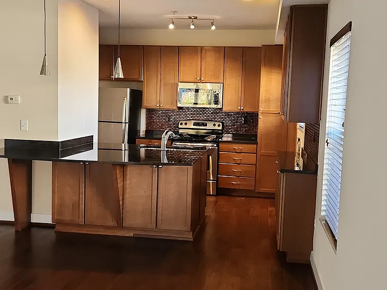 3239 Tremont Rd — Photo 2