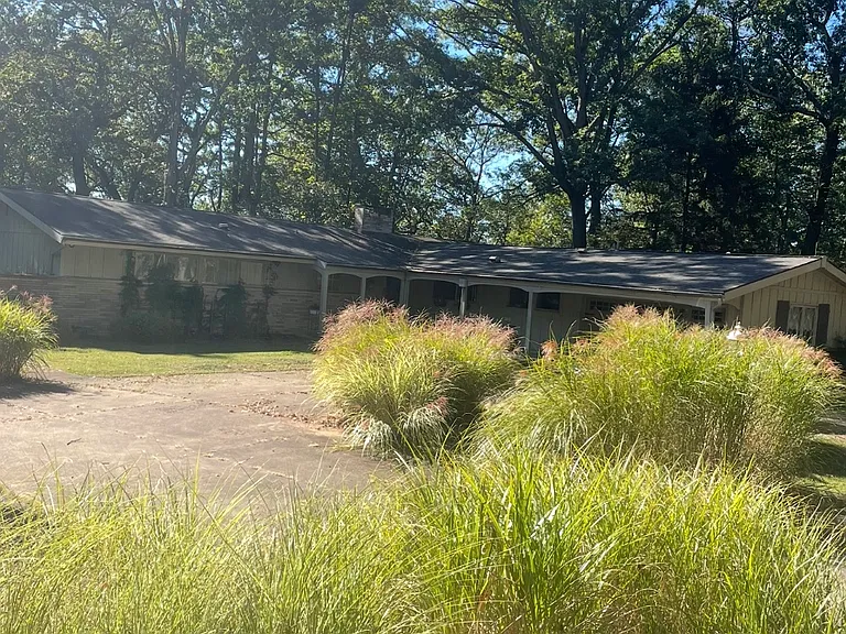 Summit Ridge Ln NE — Photo 1