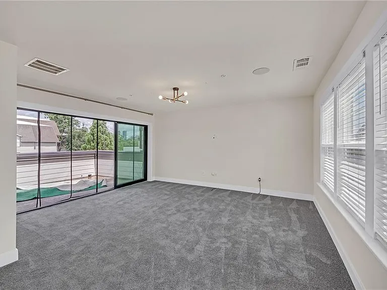 860 Stonehill Ln — Photo 27