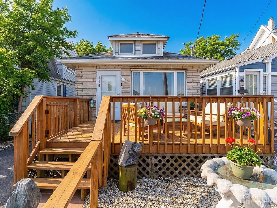 1st image of 114 Shoreland Cir