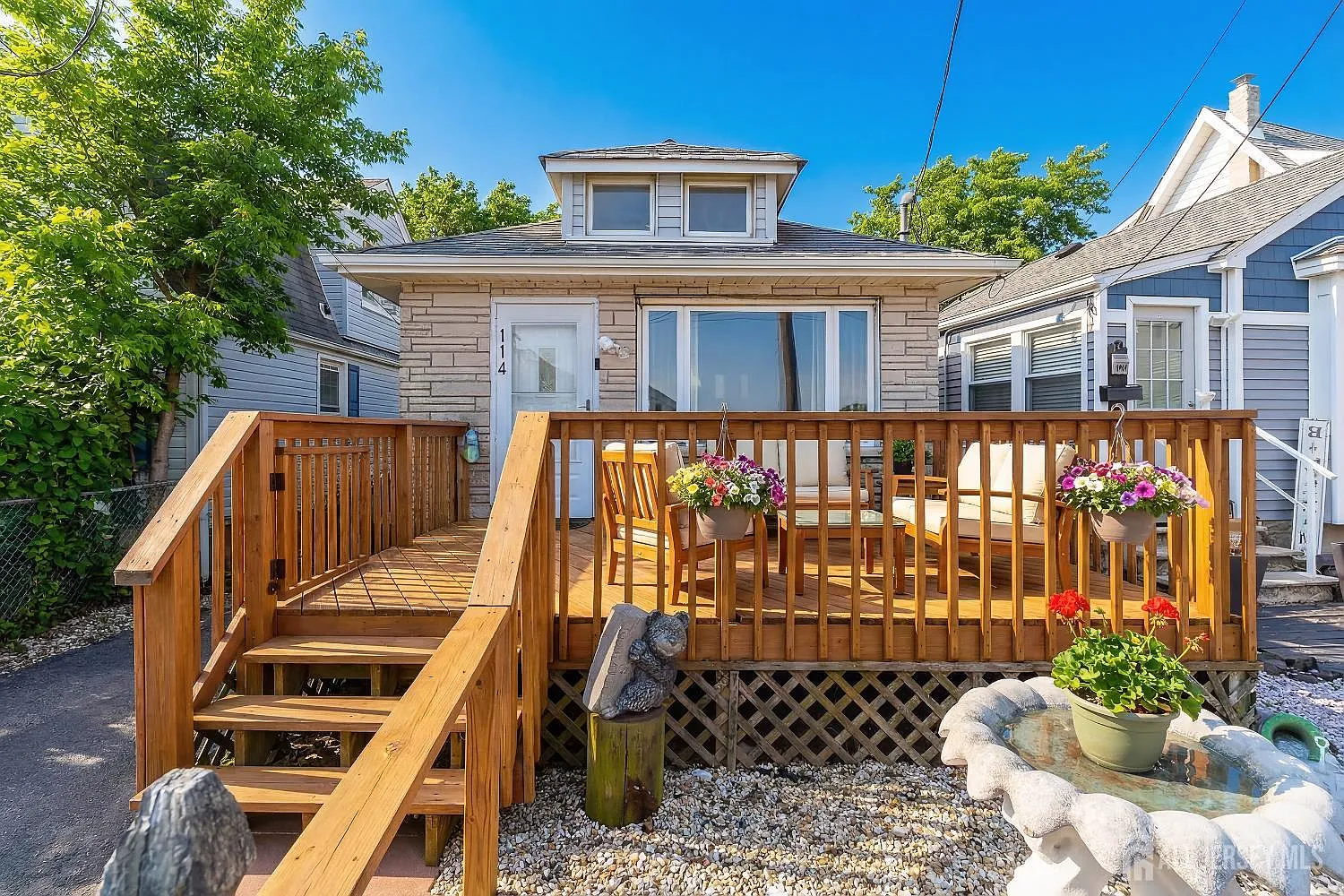 114 Shoreland Cir photo 1
