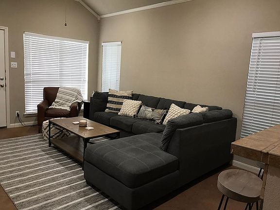 5th image of 200 Garden Dr