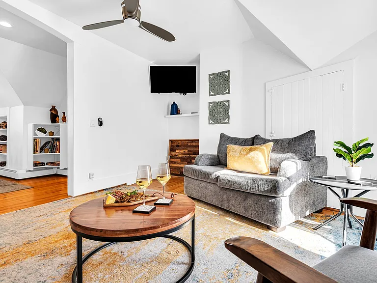 63 William St #3 — Photo 11