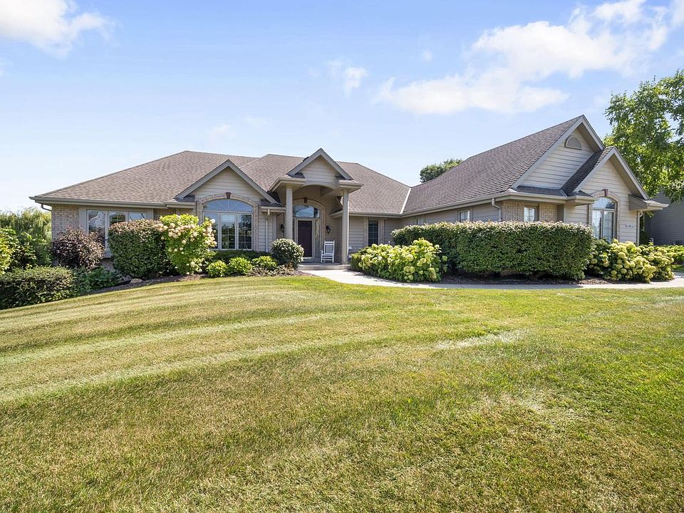 1st image of W130N6462 Crestwood DRIVE