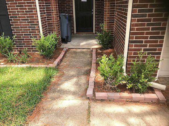 3rd image of 117 Chariss Glen Dr