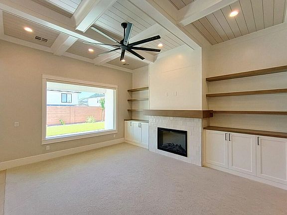 3rd image of 2818 E Rill Dr