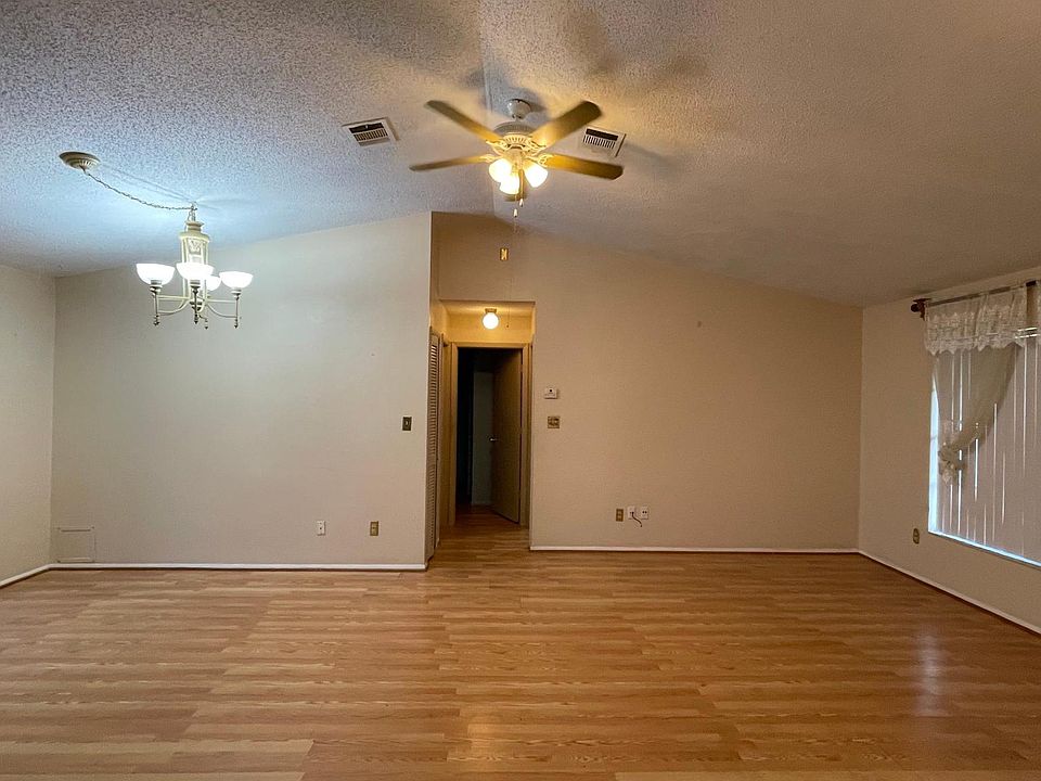 1st image of 11410 Kazimer Dr