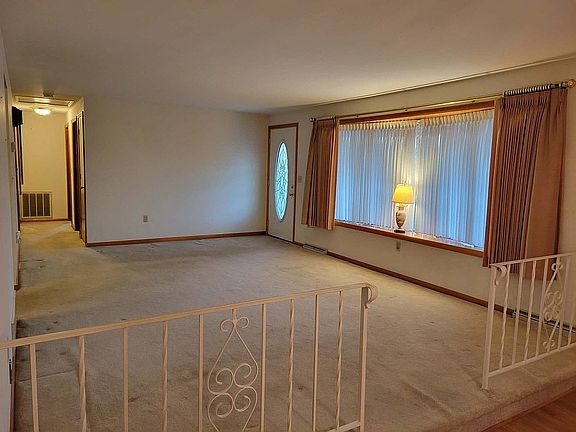 5th image of 2258 Newville Rd