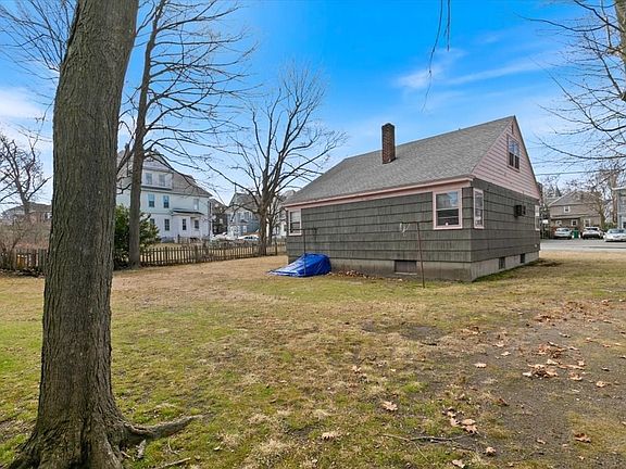 4th image of 234 Foster St