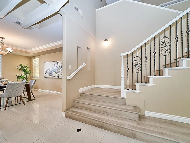 2577 Mountain Ave — Photo 13
