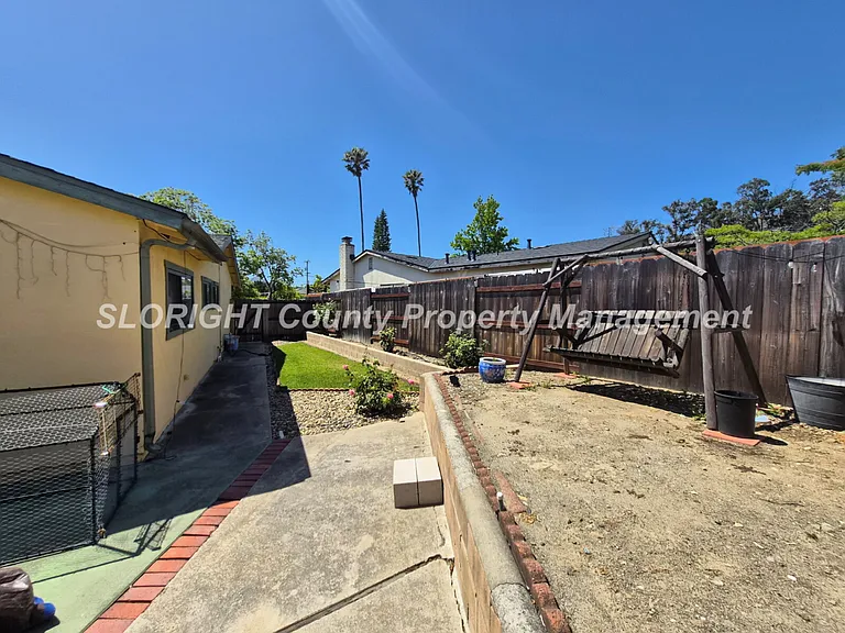 1367 Fernwood Dr — Photo 12