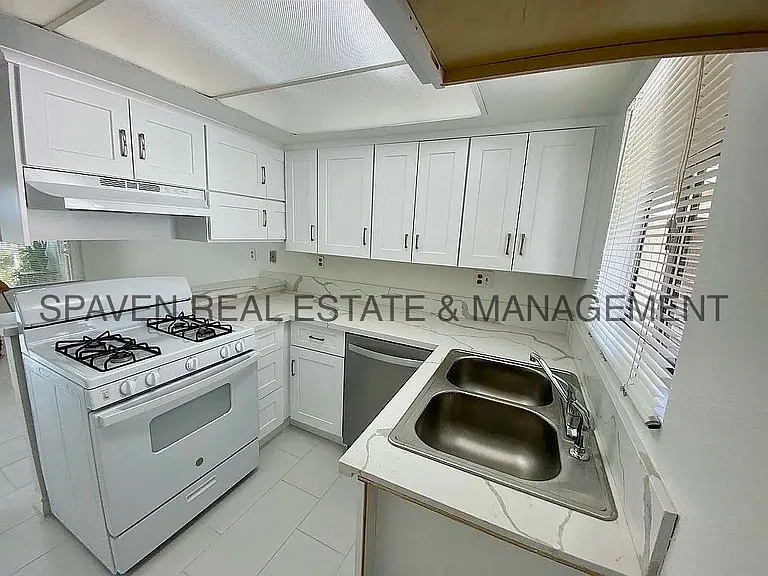 2891 Canyon Crest Dr #62 — Photo 5