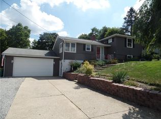 125 Lakewood Dr, Canonsburg, PA 15317