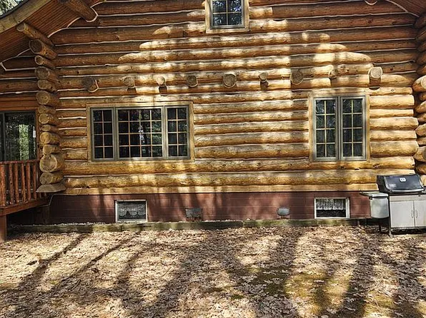 1091 N River Trl, White Cloud, MI 49349