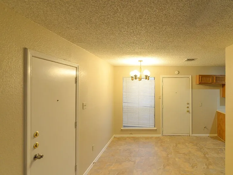 11815 Sunrise Dr — Photo 21