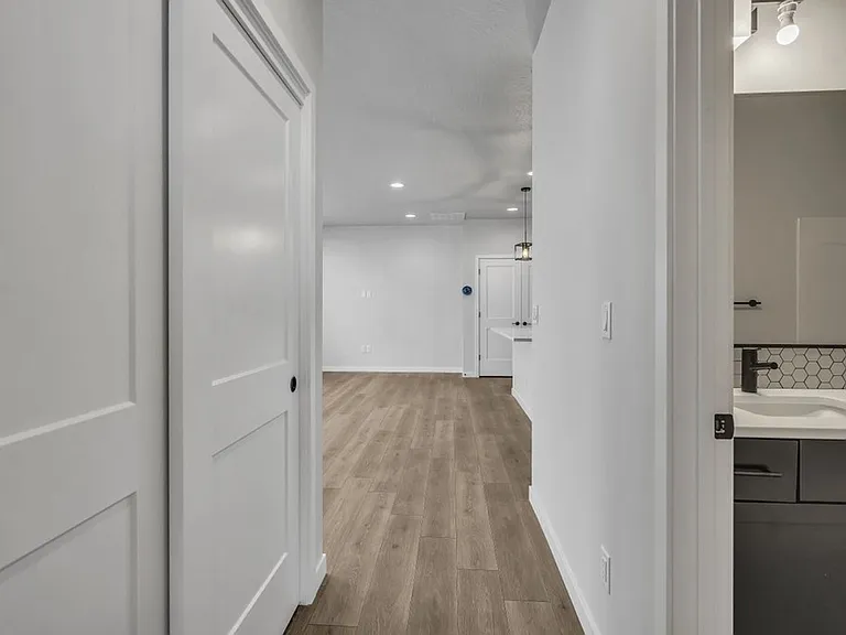 2919 N Phoenix Ln — Photo 13