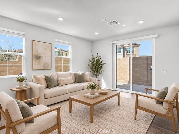3rd image of 475 Meyer Pl
