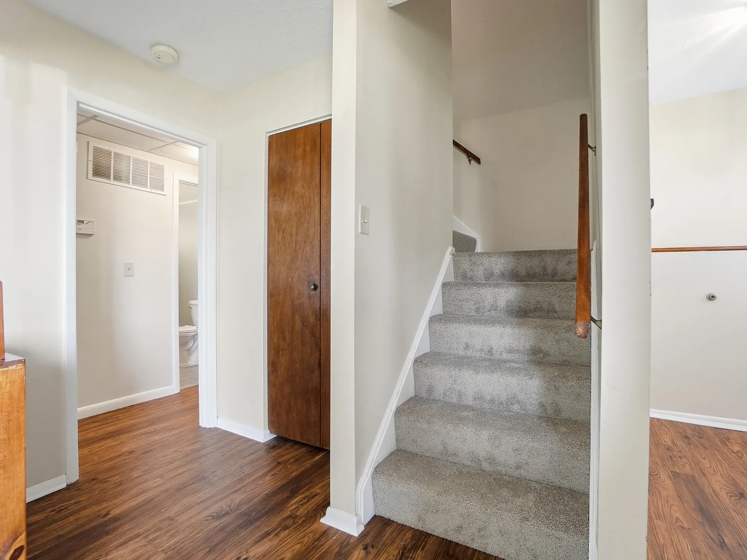4 bed, 2.5 bath, 1989 sqft, $2,200 — Photo 3