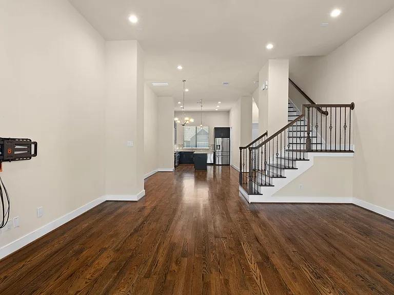 1212 W Dallas St — Photo 15