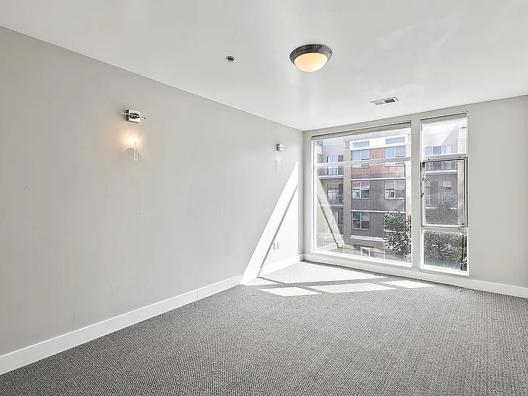 1015 N 21st St — Photo 34