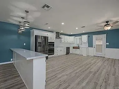 2605 Country Club Dr Photo 1