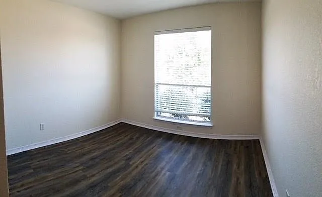 100 Commonwealth Cir — Photo 13
