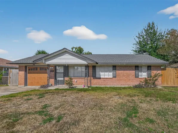 145 E Twickenham Trl, Houston, TX 77076