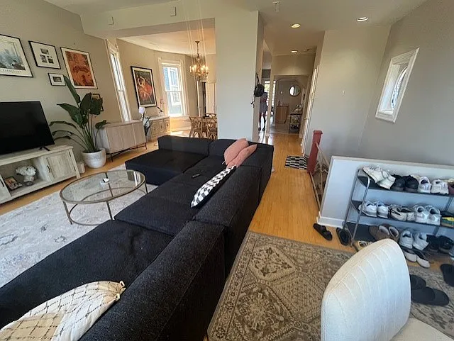 1019 W Newport Ave #3 — Photo 7