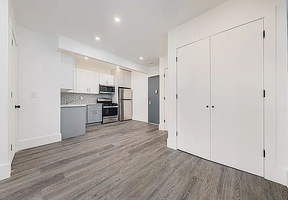 3rd image of 1084 Fulton St #3B
