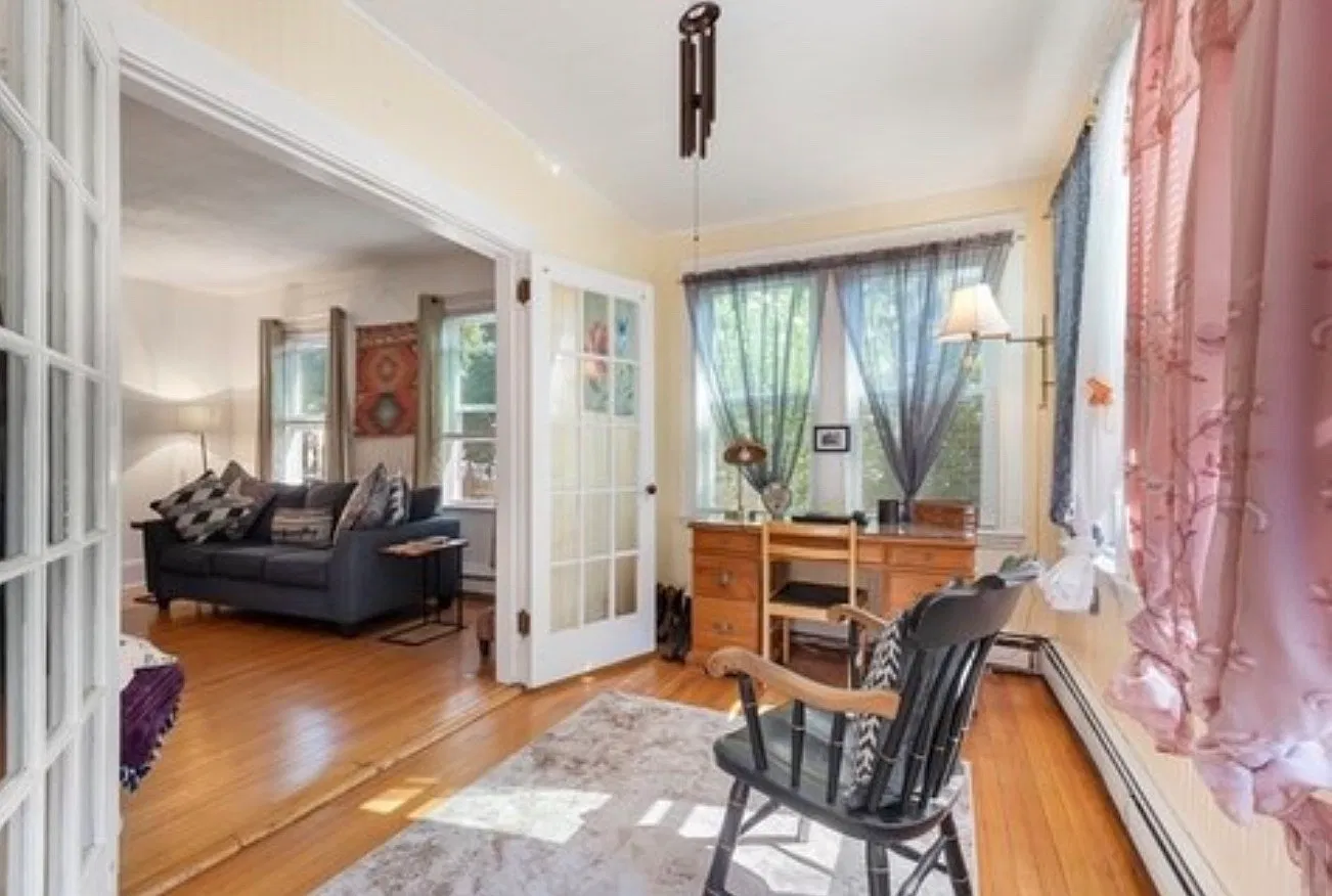 1 bed, 800 sqft, $2,400 — Photo 2
