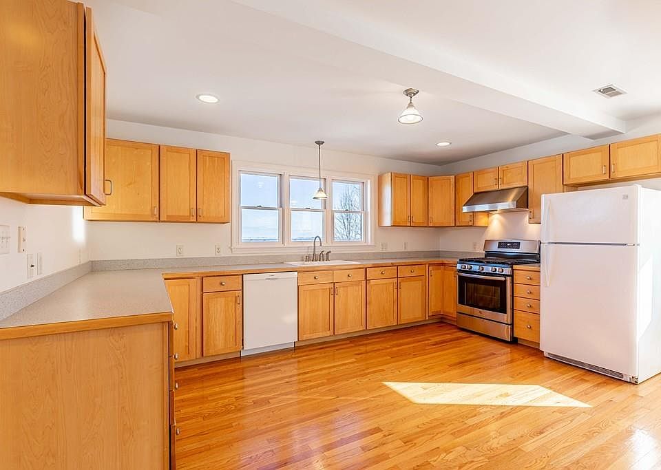 1st image of 119 Water St #2