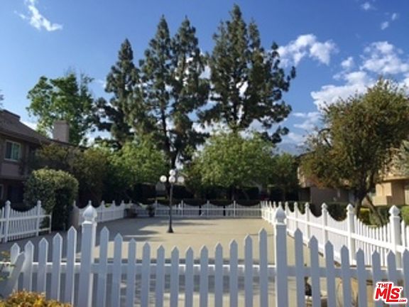 3rd image of 520 Diamond Ct