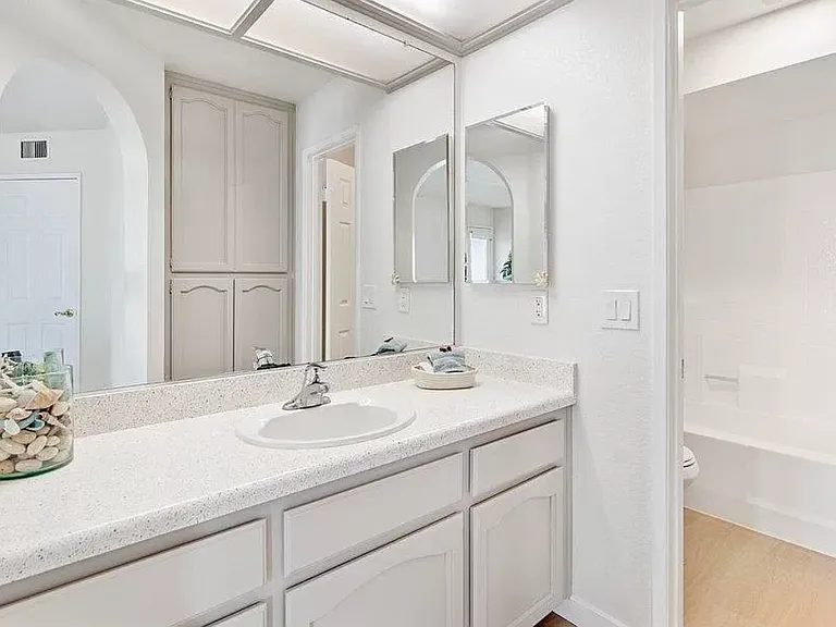 6055 Estelle St #7 — Photo 16