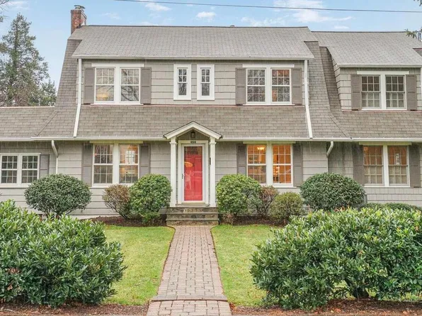 10515 Cedar Ave, Fairfax, VA 22030