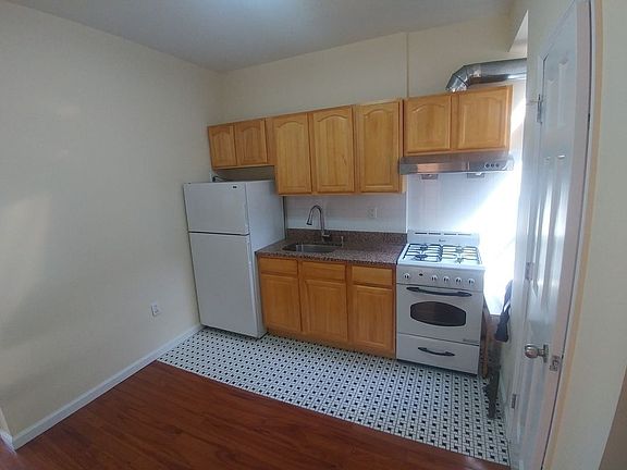 2nd image of 10 Delancey St #3R