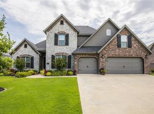 109 SW Highland Rd, Bentonville, AR 72712
