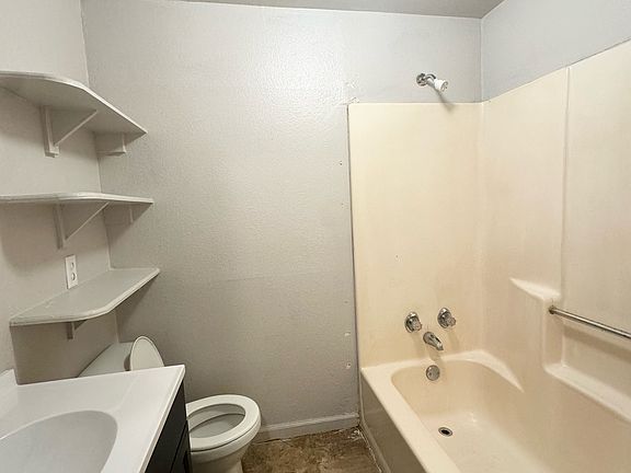 4th image of 29920 Main St #7
