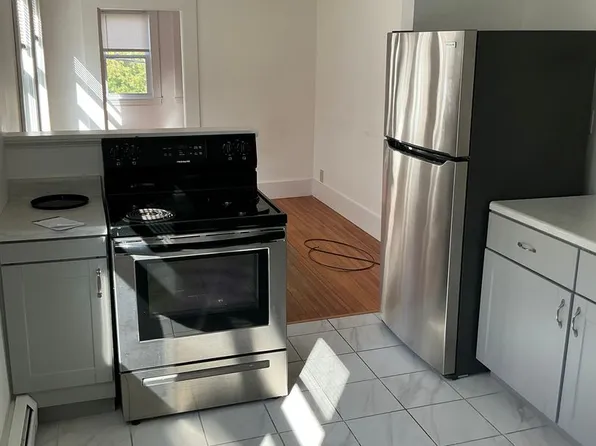 20 Central Street, 20 Central St #B, Winthrop, ME 04364